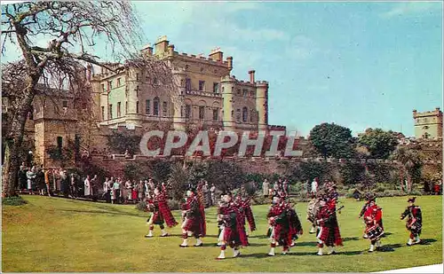 Cartes postales moderne Culzean Castle Ayrshire (Showing Maybole Pipe Band)