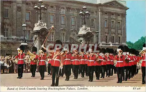 Cartes postales moderne Band of Irish Guards leaving Buckingham Palace London Militaria