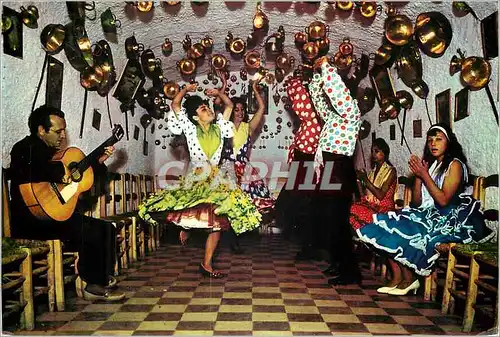 Cartes postales moderne Espana tipica Sacromonte Granada Dance de Bohemiens dans la caverne