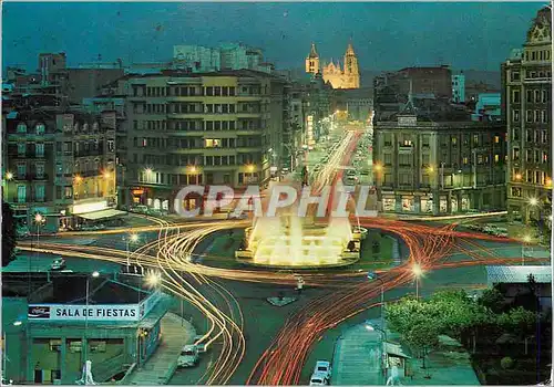 Cartes postales moderne Leon Place de Guzman El Bueno et rue d Ordono II