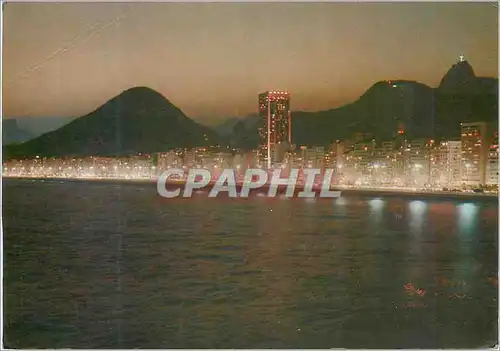 Moderne Karte Brasil Turistico Rio de Janeiro Copacabana beach by night with Corcovado rock in the background