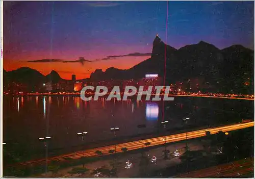 Cartes postales moderne Brasil Turistico Rio de Janeiro Night view of Botafogo Bay with Christ the Redeemer