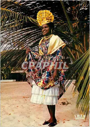 Cartes postales moderne Martinique Jeune antillaise en costume local