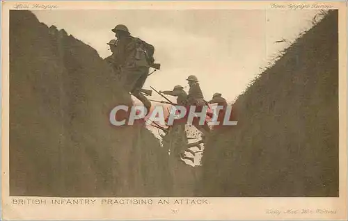 Cartes postales British infantry practising an attack Militaria