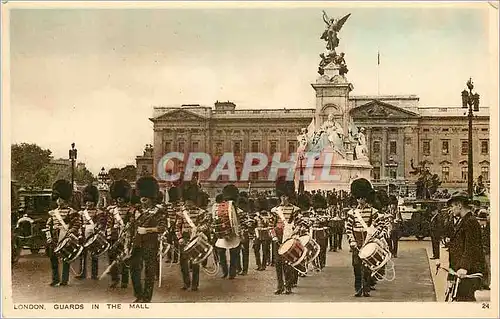 Cartes postales London guards in the mall Militaria