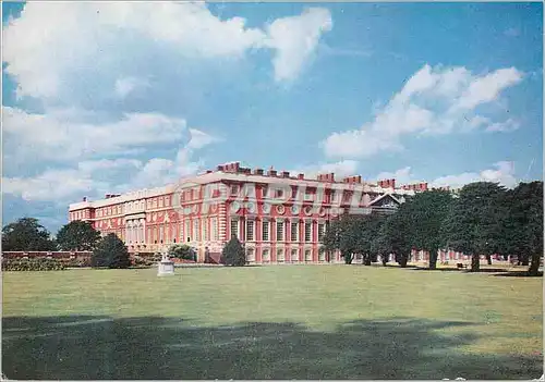 Moderne Karte Hampton court palace middlesex the wren buildings from the great foutain garden