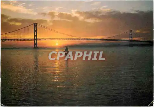 Cartes postales moderne Late summer sunset through the Forth Road Bridge