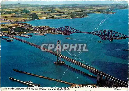Cartes postales moderne The Forth Bridges from the air