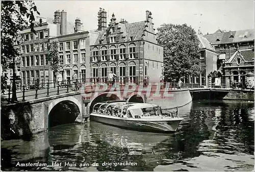 Cartes postales moderne Amsterdam Grimburgwal Maison sur les trois canaux Bateau