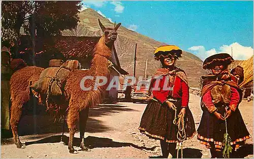 Cartes postales moderne Pisac Native Girls on the way to the market Peru