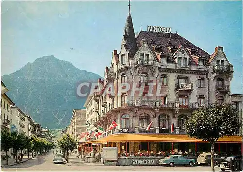 Cartes postales moderne Hotel Victoria en face de la gare Valais Schweiz