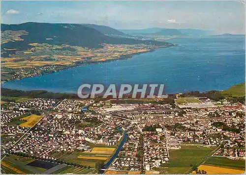 Cartes postales moderne Yverdon et le Lac de Neuchatel Vue aerienne