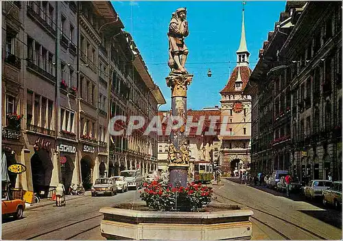 Cartes postales moderne Berne-La fontaine du joueur de cornemuse