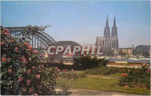 Cartes postales moderne Munchen Cathedrale and Bridge