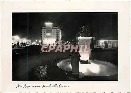 Cartes postales moderne Novi Ligure di Notte Pizzale della Stazione