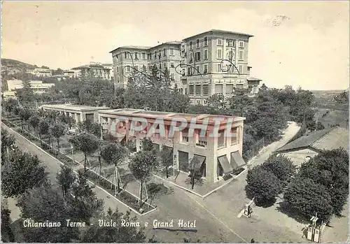 Cartes postales moderne Chianciano Terme Viale Roma e Grand Hotel (Avenue Rome et Grand Hotel)