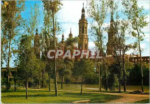 Moderne Karte Zaragoza vue du temple du pilar depuis le parc de macanaz