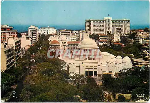 Cartes postales moderne Senegal Dakar Au premier plan la cathedrale du Souvenir Africain