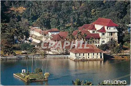 Cartes postales moderne Sri Lanka Kandy Le Temple de la dent et le lac a Kandy