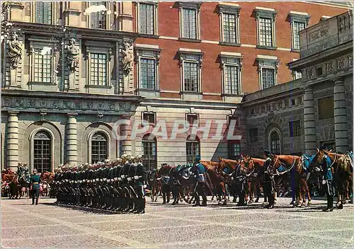 Cartes postales moderne Stockholm vaktparadan Militaria