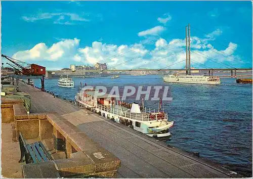 Moderne Karte Dusseldorf Rheinkniebrucke