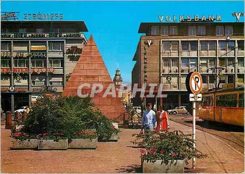 Cartes postales moderne Karlsruhe Pyramide am Marktplatz Tramway