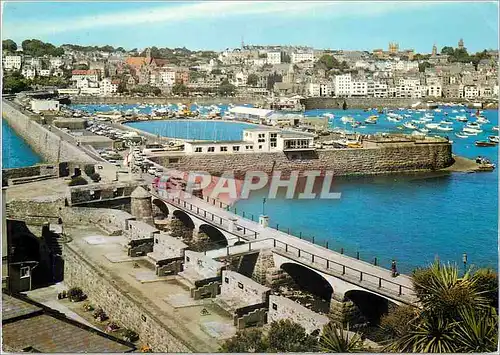Cartes postales moderne Guernsey St Peter Port From Castle Cornet