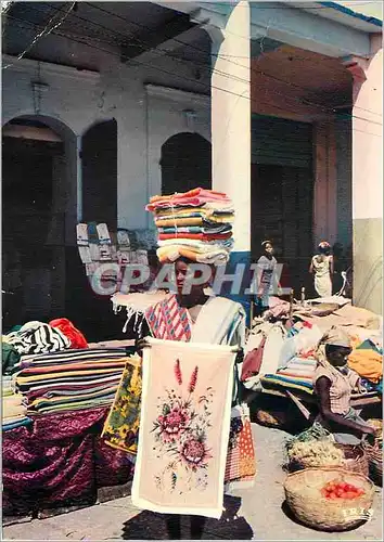 Cartes postales moderne Haiti Port-au-Prince Scene de Marche