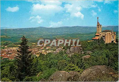 Cartes postales moderne Portugal Guimaraes Santuaire du Rocher (la cite au fond)