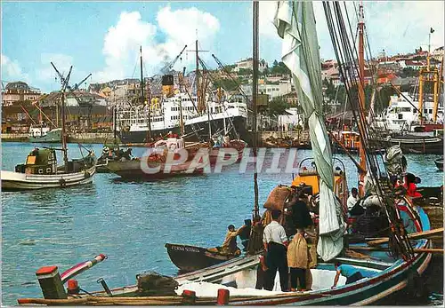 Cartes postales moderne Lisboa Lisbonne Riveraine Bateaux de peche
