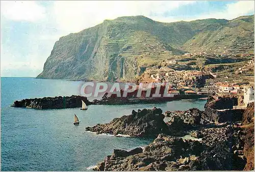 Moderne Karte Madeira 539 cabo girao (world s second highest sea cliff) with camara de lobos village in the fo