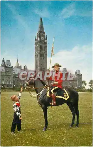 Moderne Karte Canada Ottawa Mountie at Peace Tower with bey in cowboy costume Militaria