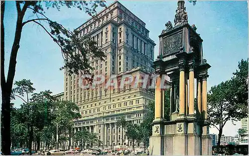 Cartes postales moderne Canada Montreal L'edifice Sun Life au Carre Dominion