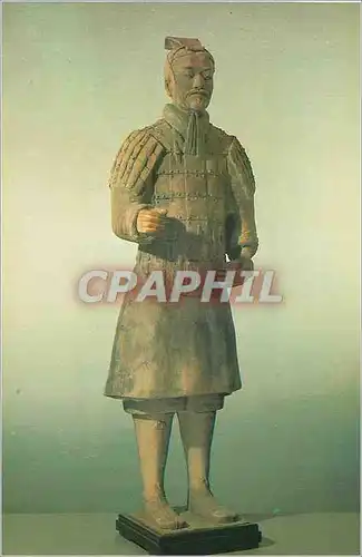 Moderne Karte China Frontal view of warrior in suit of armor