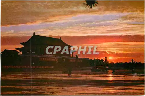 Cartes postales moderne Vue de Pekin La Place Tien An Men au lever du Jour