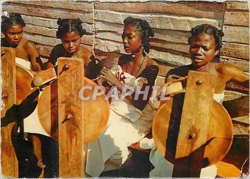 Cartes postales moderne Madagascar Fileuses