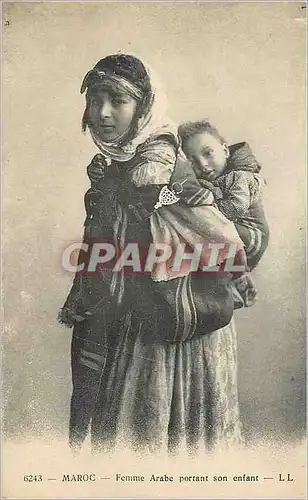 Ansichtskarte AK Maroc Femme Arabe portant son enfant