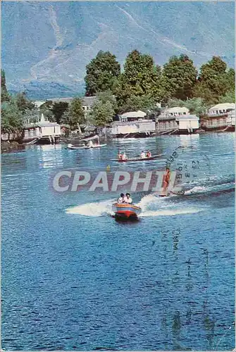 Cartes postales moderne India Water skiing on the Dal Lake Srinagar Ski nautique