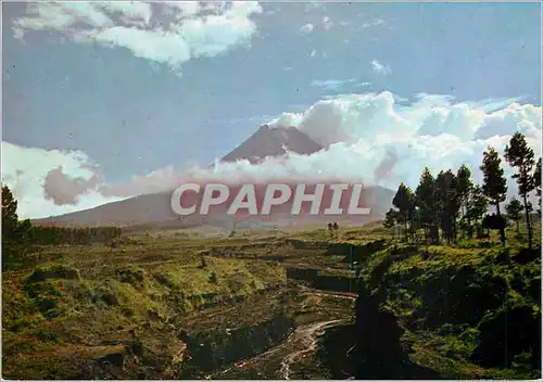 Cartes postales moderne A view of the Merapi Volcano from Jurang Jero near Yogyakarta Indonesia
