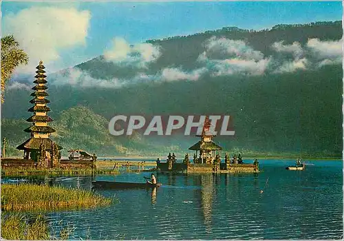 Cartes postales moderne The peaceful atmosphere over the Lake Bedugul Bali