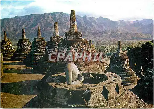 Cartes postales moderne Open Stupa with a Buddha inside at Borobudur Central Java Indonesia