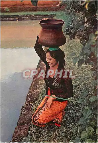 Moderne Karte A Balinese girl with a water jar