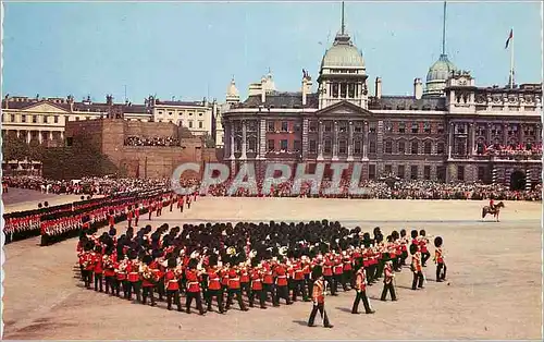 Moderne Karte Trooping the Colour London  Militaria