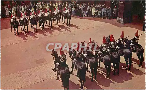 Cartes postales moderne Changing the Guard Horseguards Parade London  Militaria