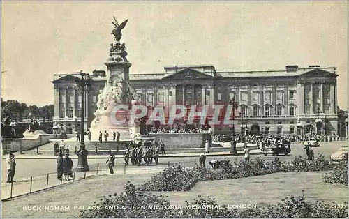 Cartes postales moderne Buckingham Palace and Queen Victoria Memorial London
