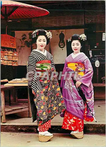 Moderne Karte Maiko (Kyoto) Dressed in a Beautiful Kimon