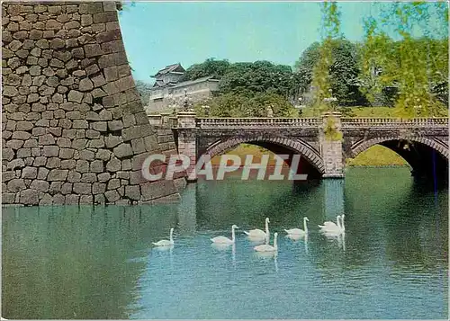 Cartes postales moderne Ancient Stone Walls Flanking Nijubashi Bridge Tokyo