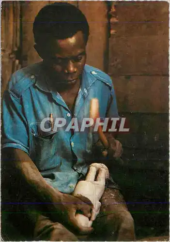 Cartes postales moderne Akamba Woodcarver Mombasa