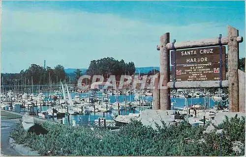 Cartes postales moderne Santa Cruz yacht This Small craft Harbor Has 33 Lane Launching ramp
