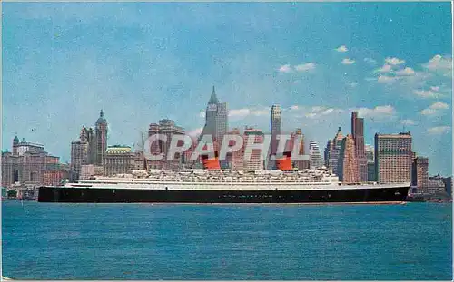 Cartes postales moderne SS Queen Elizabeth Passing Lower Manhattan New York City Bateau